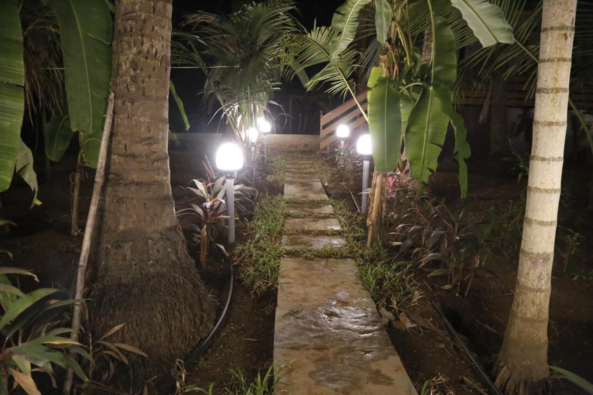 Seaswan Resort Alībāg Εξωτερικό φωτογραφία